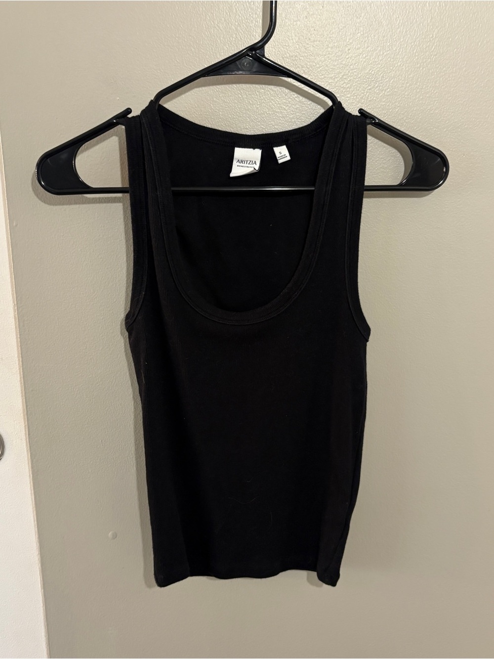 Aritzia Homestretch Black Ribbed Scoop Neck Tank Top Size Women’s Small